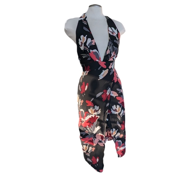 Olivaceous halter dress black & red floral size small - Picture 2 of 11